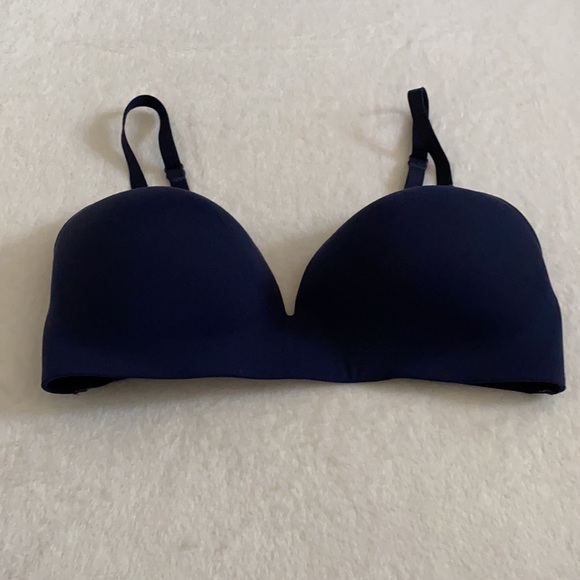 Gap Body | Favorite Seamless Wireless Convertible Bra Navy Blue (34D) - Picture 3 of 15